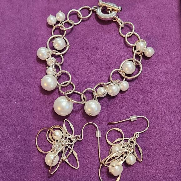 🩵Premier "Blanca" Faux Pearl Bracelet & "Colette" Cluster Earring Set - Picture 1 of 7